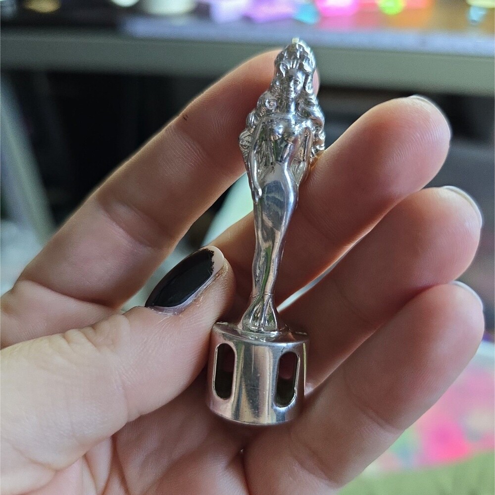 Vintage 1988 Barbie Superstar Silvertone Music Movie Award Trophy Accessory